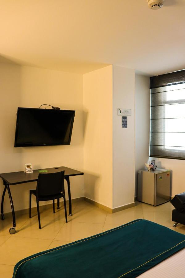 Hotel Medellin Gold Экстерьер фото